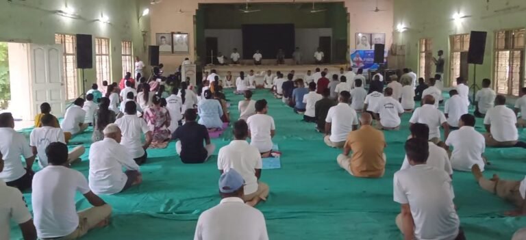 अमरेली जिला के सावरकुंडला में “एक पृथ्वी, एक स्वास्थ्य के लिए योग” थीम के तहत योग दिवस का शानदार उत्सव, नागरिकों का उत्साहपूर्ण प्रतिसाद