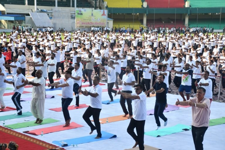 ग्रीन पार्क स्टेडियम में 11वाँ अंतर्राष्ट्रीय योग दिवस समारोह का आयोजन