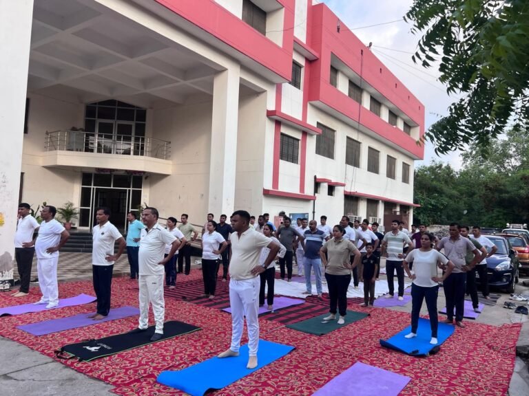 🧘‍♂️ 11वां अंतर्राष्ट्रीय योग दिवस: थाना बर्रा परिसर में हुआ सामूहिक योगाभ्यास