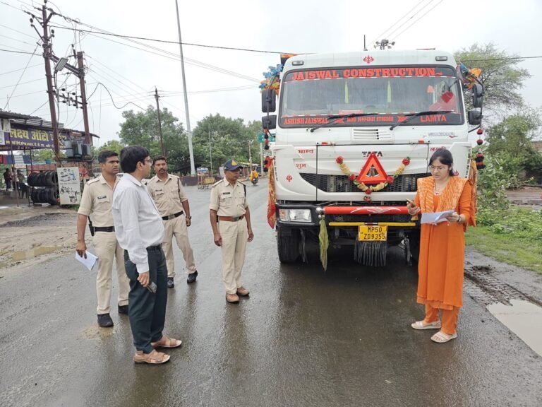 नैनपुर में वाहनों की सघन जांच: 26 हजार का जुर्माना