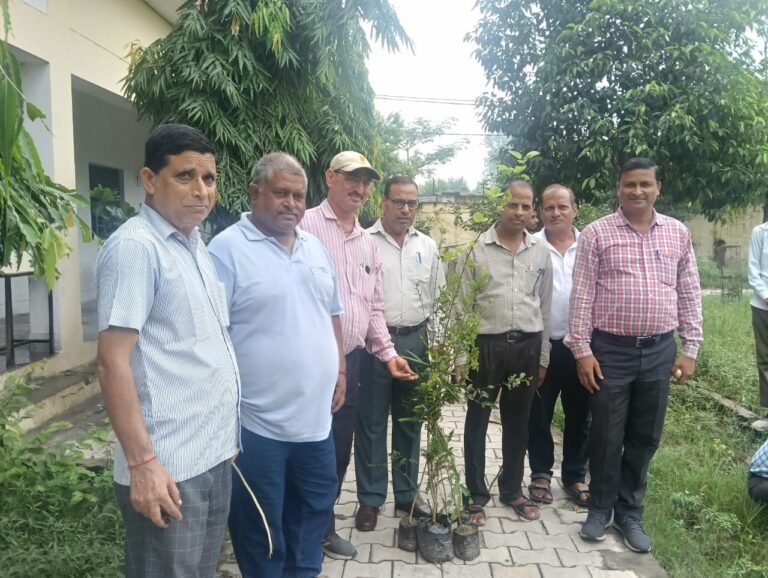 📢 एक पेड़ मां के नाम: वृक्षारोपण कार्यक्रम संपन्न