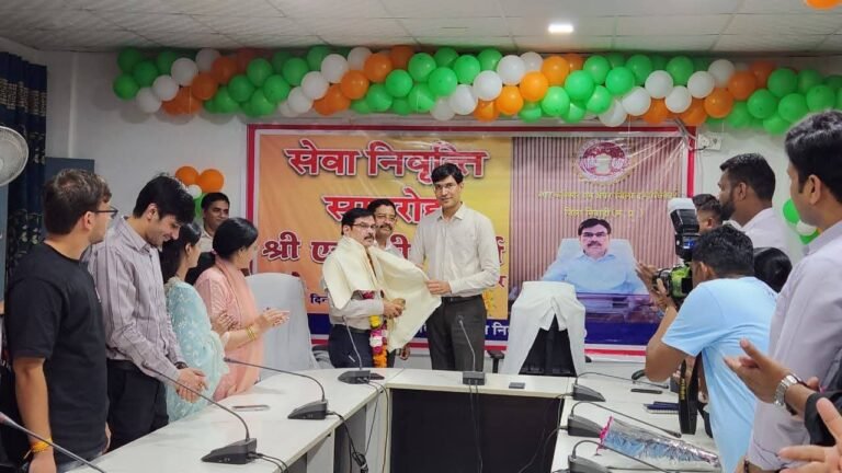 कलेक्टर एच.बी. शर्मा को भावभीनी विदाई