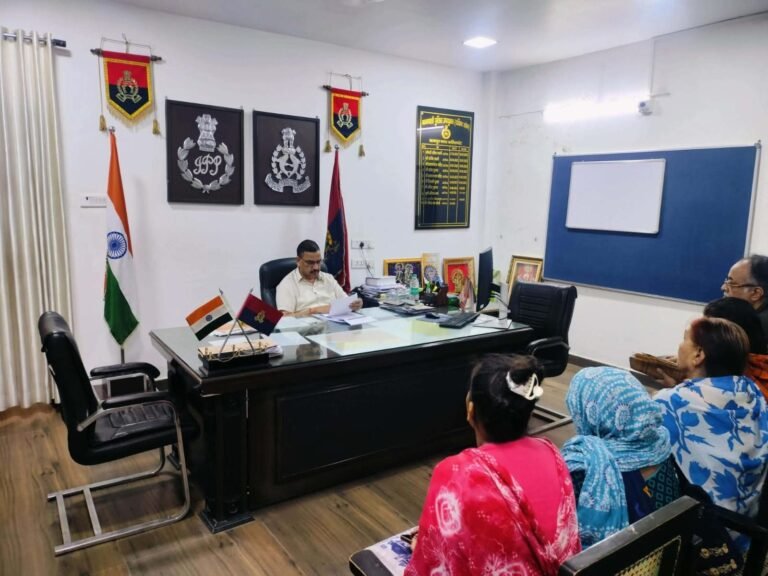 ।। पुलिस उपायुक्त दक्षिण ने की जन-सुनवाई, समस्याओं के त्वरित निस्तारण के निर्देश।।