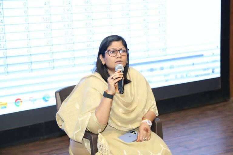 कलेक्टर श्रीमती चौहान ने बीएलओ को समझाई विशेष गहन पुनरीक्षण की बारीकियां