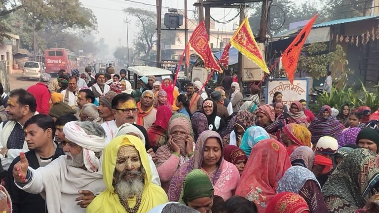राधा रानी तीन वन परिक्रमा के दो वर्ष पूर्ण, श्रद्धालुओं का उमड़ा जनसैला