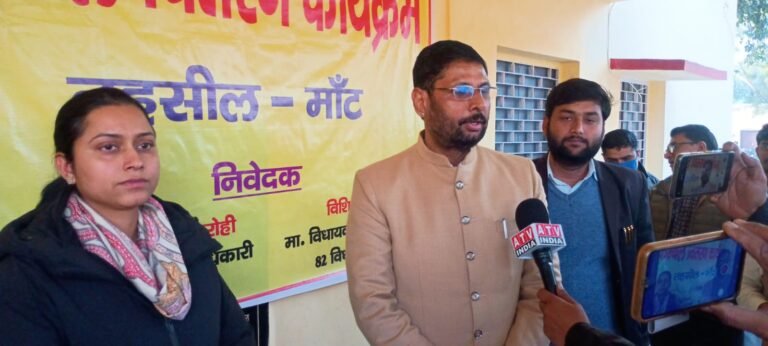 मांट तहसील सभागार में गरीब व असहायों को कंबल वितरण, एसडीएम ऋतु सिरोही की पहल की सराहना