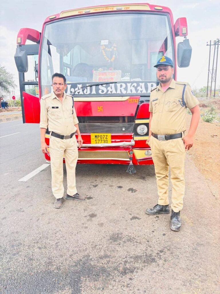 गुना में परिवहन विभाग का चेकिंग अभियान, नियम उल्लंघन पर 7 हजार रुपये जुर्माना