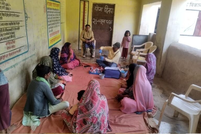 ग्राम नारगुड़ा में जल गंगा संवर्धन अभियान के तहत पेयजल परीक्षण और महिलाओं को प्रशिक्षण