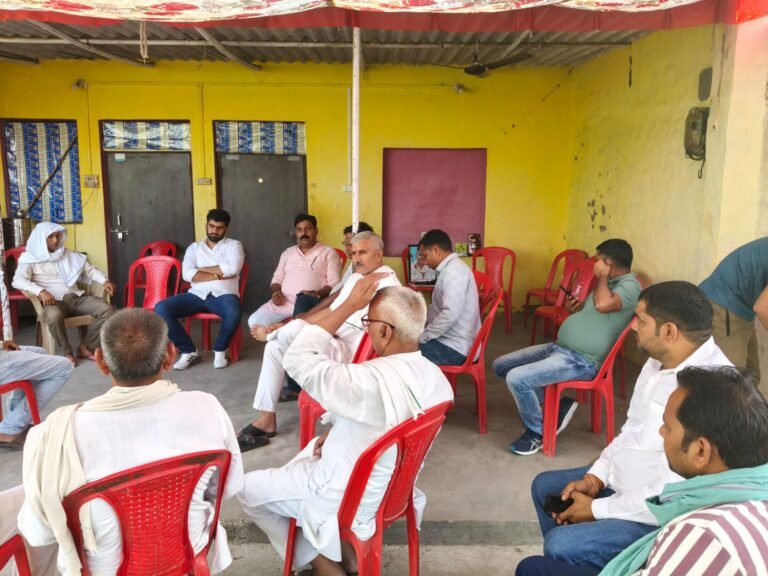 दुःख की घड़ी में साथ: जिला पंचायत अध्यक्ष के परिजनों ने विभिन्न गांवों में पहुंचकर व्यक्त की शोक संवेदना